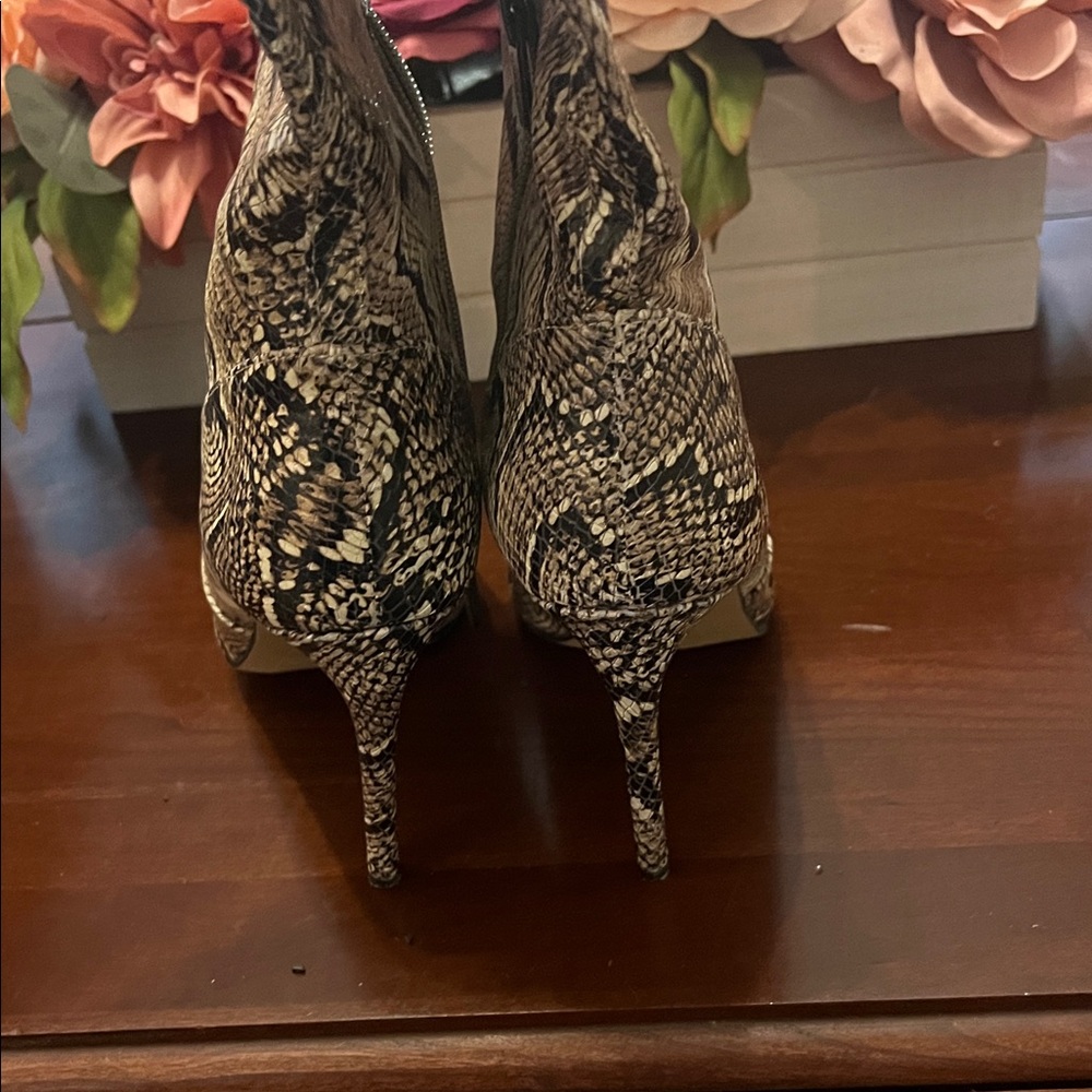 Vince Camuto Snakeskin Heeled Boots - Brown 8.5 - Picture 4 of 10